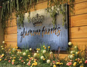 Glamour-Farms-Sign