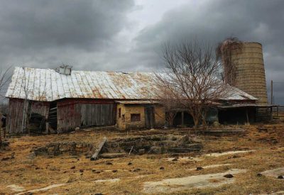 Donal Hughes, JCE Co-op, Old barn near Elizabeth