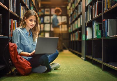 Web_Scholarship_AdobeStock_356426998