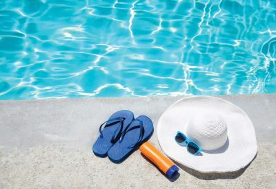 pool-hat-sunscreen_152845948